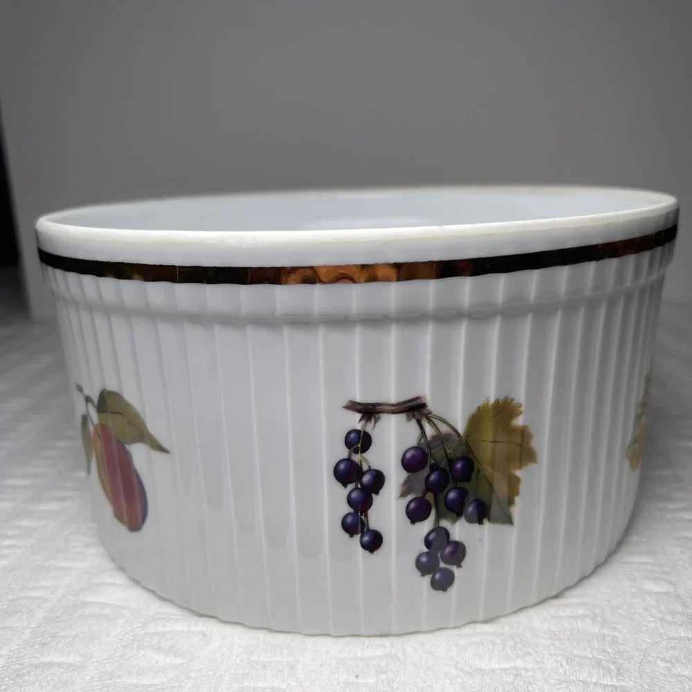 Royal Worcester Fine Porcelain Evesham Gold Soufflé Dish Made In England